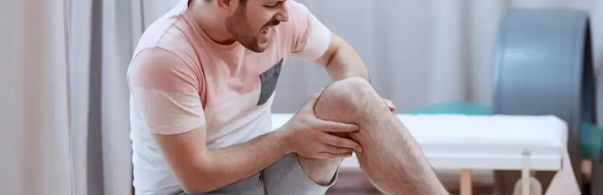 What causes restless leg syndrome?