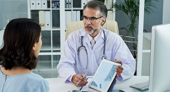 Infographic showing when to consult a doctor for medical symptoms